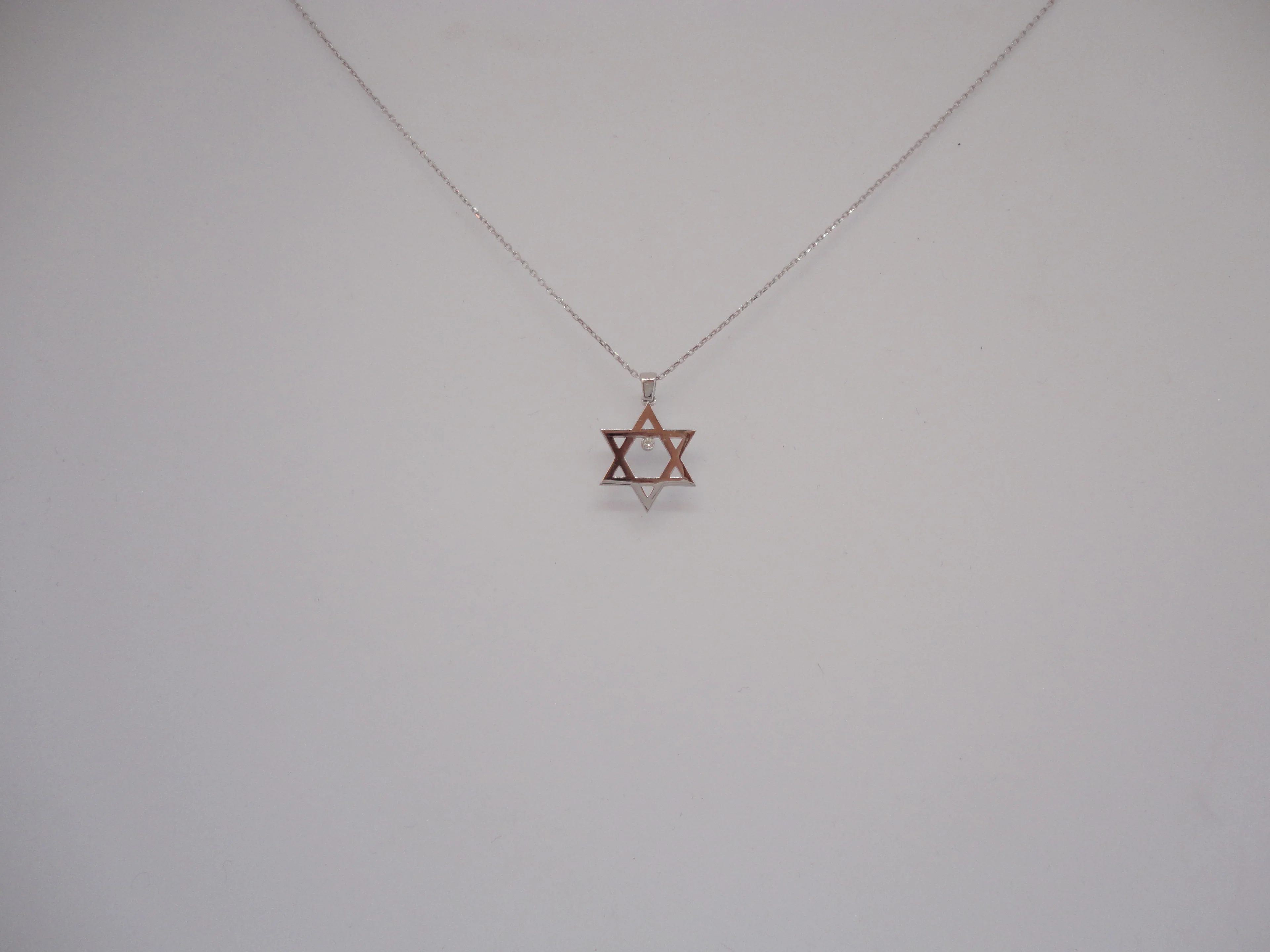 14K Altın 0.01ct Pırlantalı Davut Yıldızı Kolye